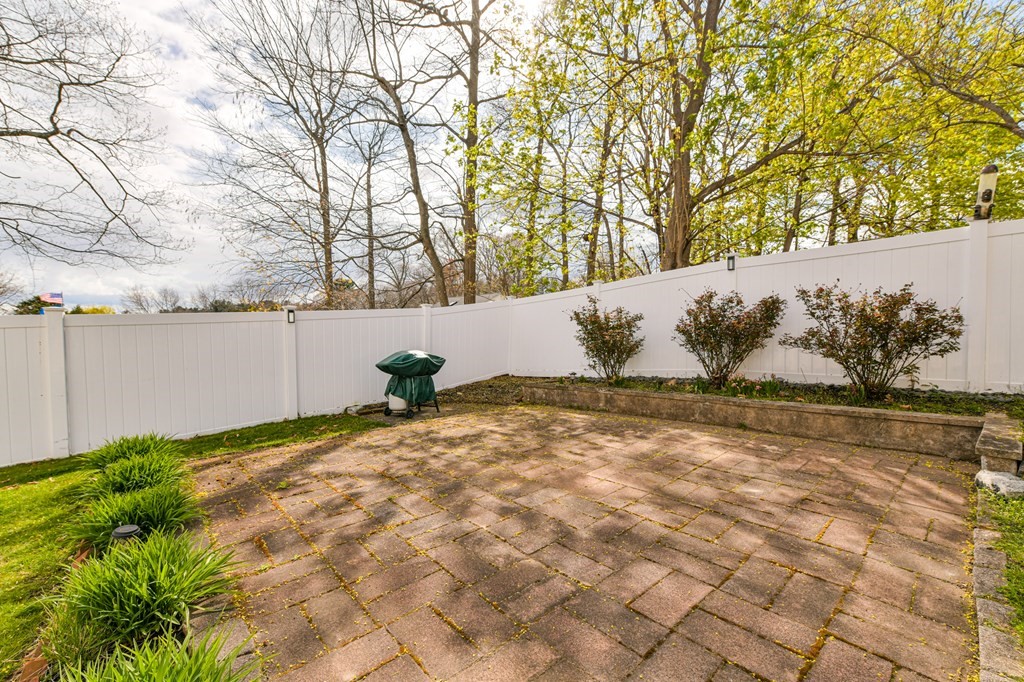 22 Fresno Road Dedham, MA 02026 - Photo 6 of 29 Gallery Image 6