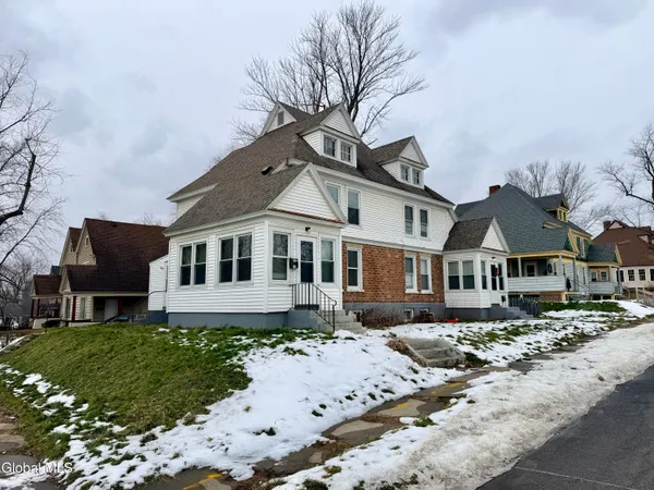 $1,500 | 39-41 Roosevelt Road, Amsterdam, NY 12010