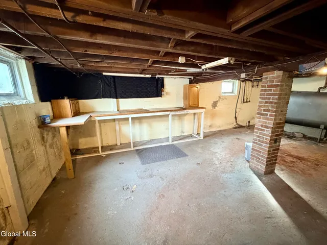 $1,600 | 39-41 Roosevelt Road, Amsterdam, NY 12010