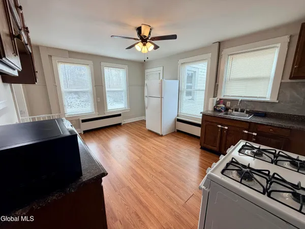 $1,500 | 39-41 Roosevelt Road, Amsterdam, NY 12010