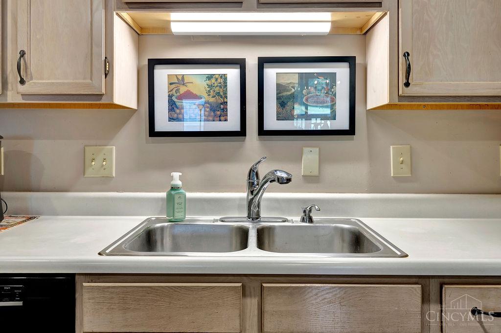 4350 Regency Ridge Court, Unit 208 Cincinnati, OH 45248 - Photo 13 of 56 Gallery Image 13