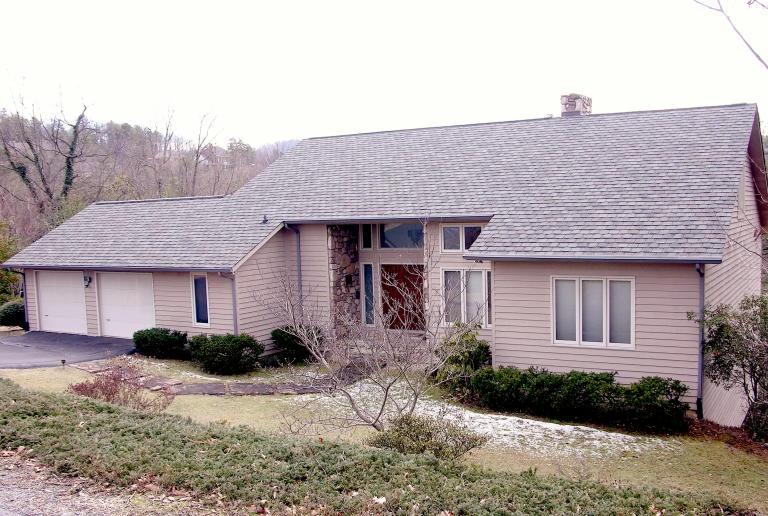 5335 Silver Fox Road Roanoke, VA 24018 - Photo 1 of 11 FRONT