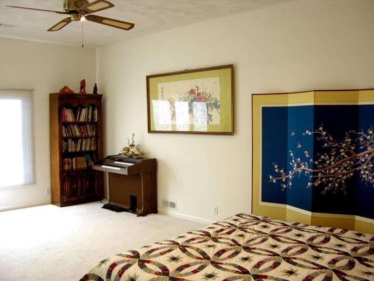 5335 Silver Fox Road Roanoke, VA 24018 - Photo 8 of 11 DOWNSTAIRS BEDROOM