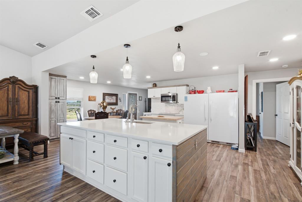 5098 Fairview Road Millsap, TX 76066 - Photo 4 of 40 Gallery Image 4