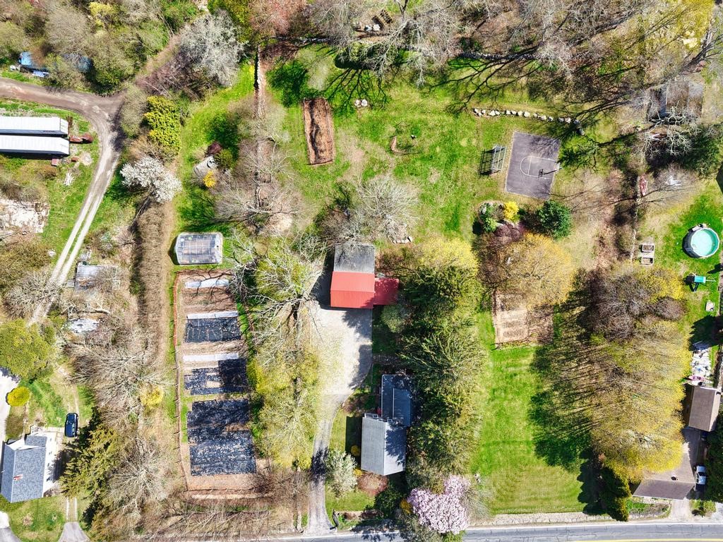 433 E Road Tiverton, RI 02878 - Photo 6 of 42 Gallery Image 6