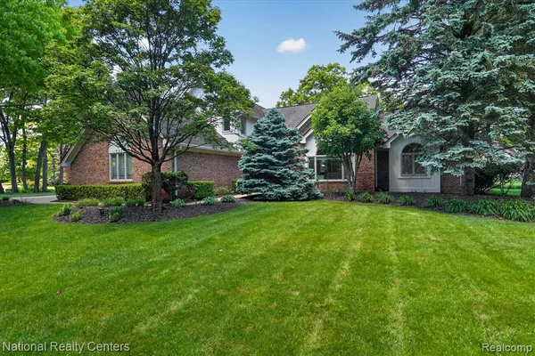 $699,900 | 9326 Park Lane, Commerce Township, MI 48382