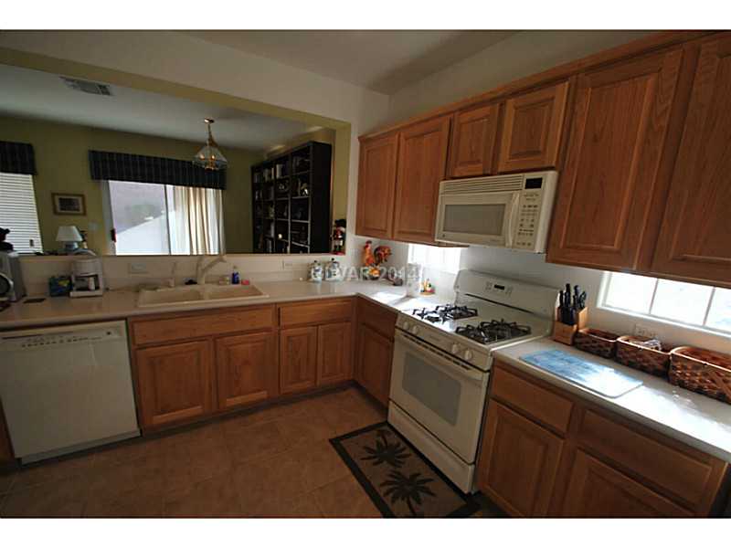 3043 Canal Walk Road Henderson, NV 89052 - Photo 13 of 29 Kitchen.
