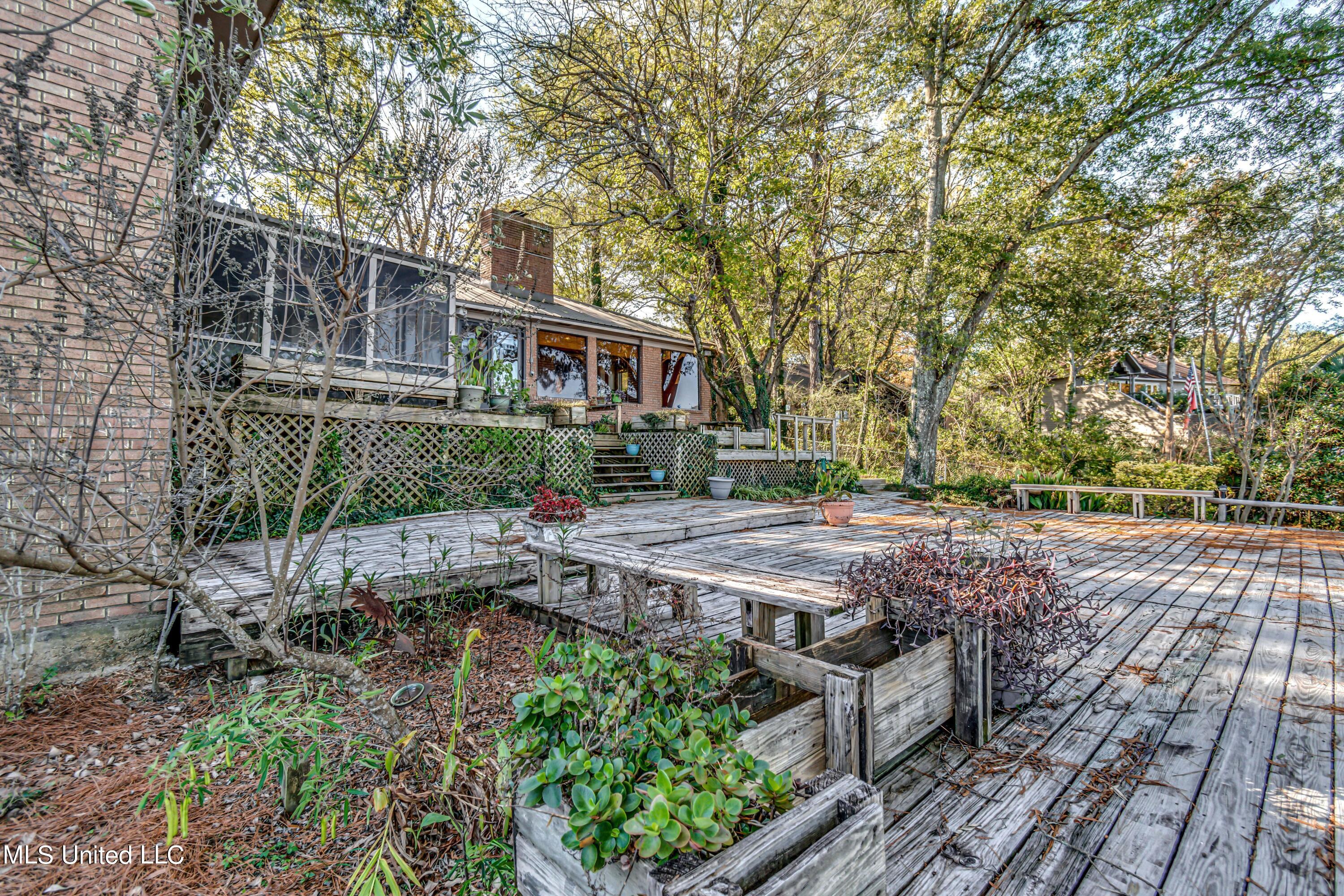 101 Sandpiper Road Brandon, MS 39047 - Photo 20 of 26 Multi Level Deck 1