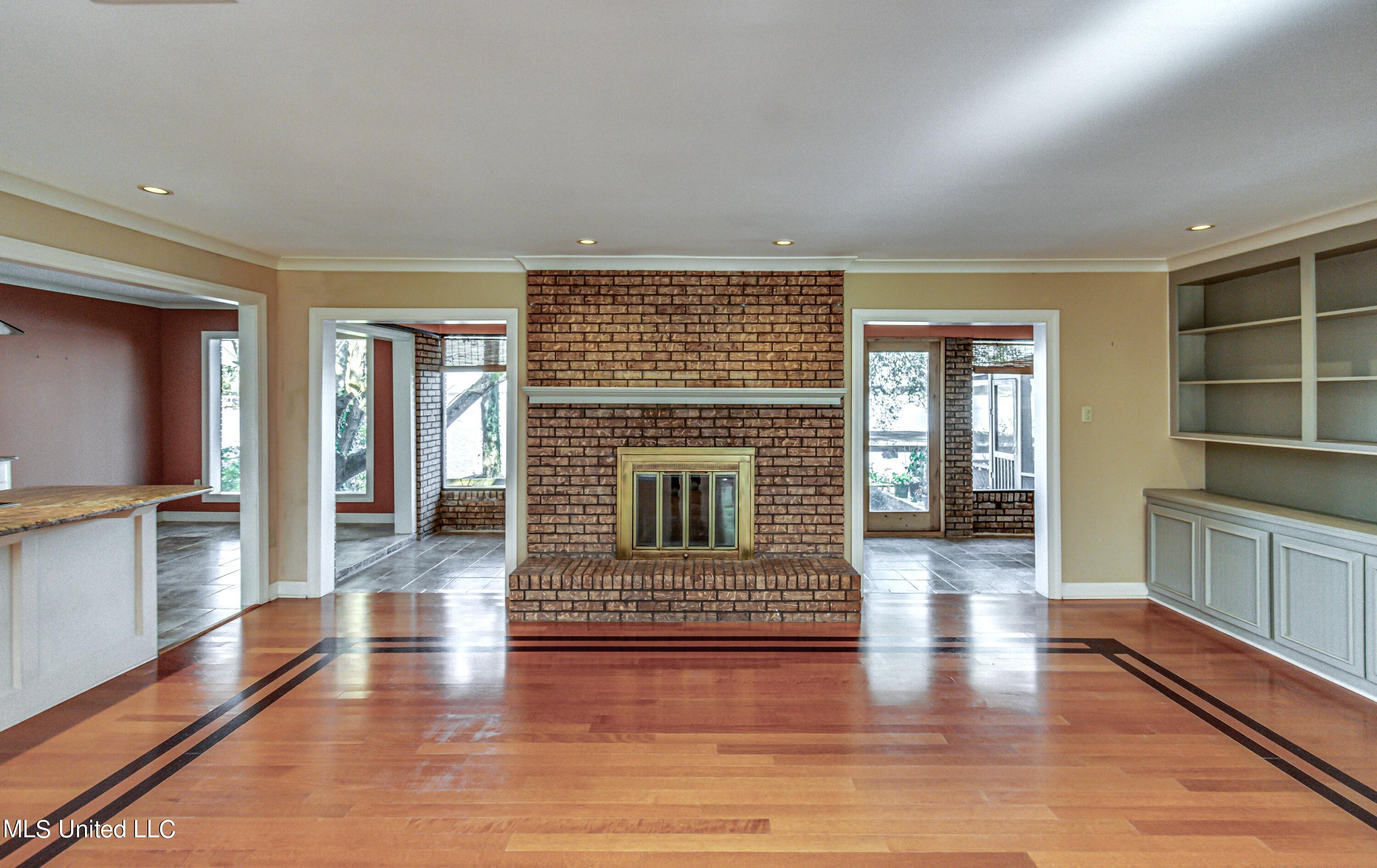 101 Sandpiper Road Brandon, MS 39047 - Photo 2 of 26 Living Room