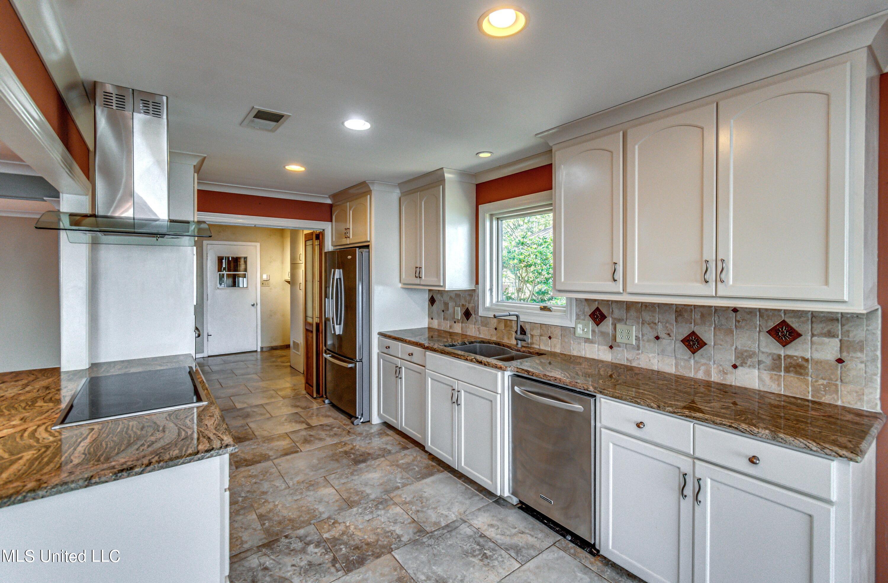 101 Sandpiper Road Brandon, MS 39047 - Photo 6 of 26 Kitchen