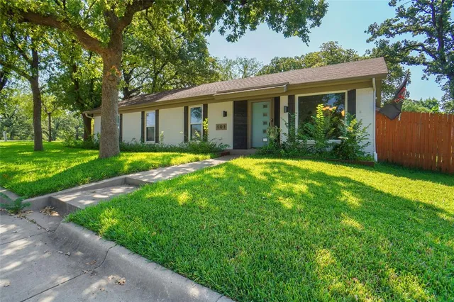 $399,900 | 101 West Ash Lane, Euless, TX 76039