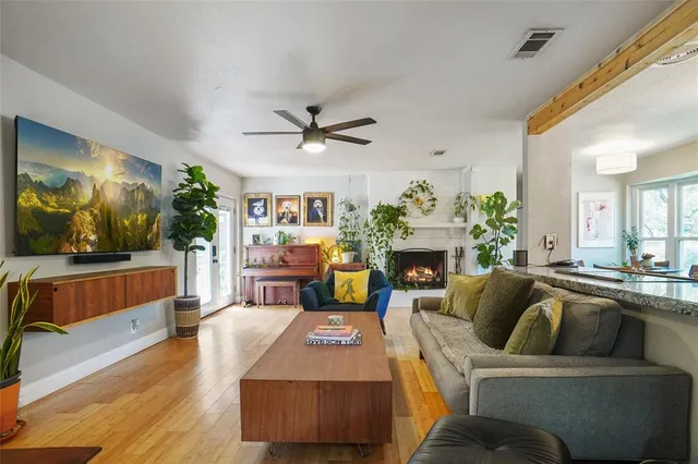 $399,900 | 101 West Ash Lane, Euless, TX 76039