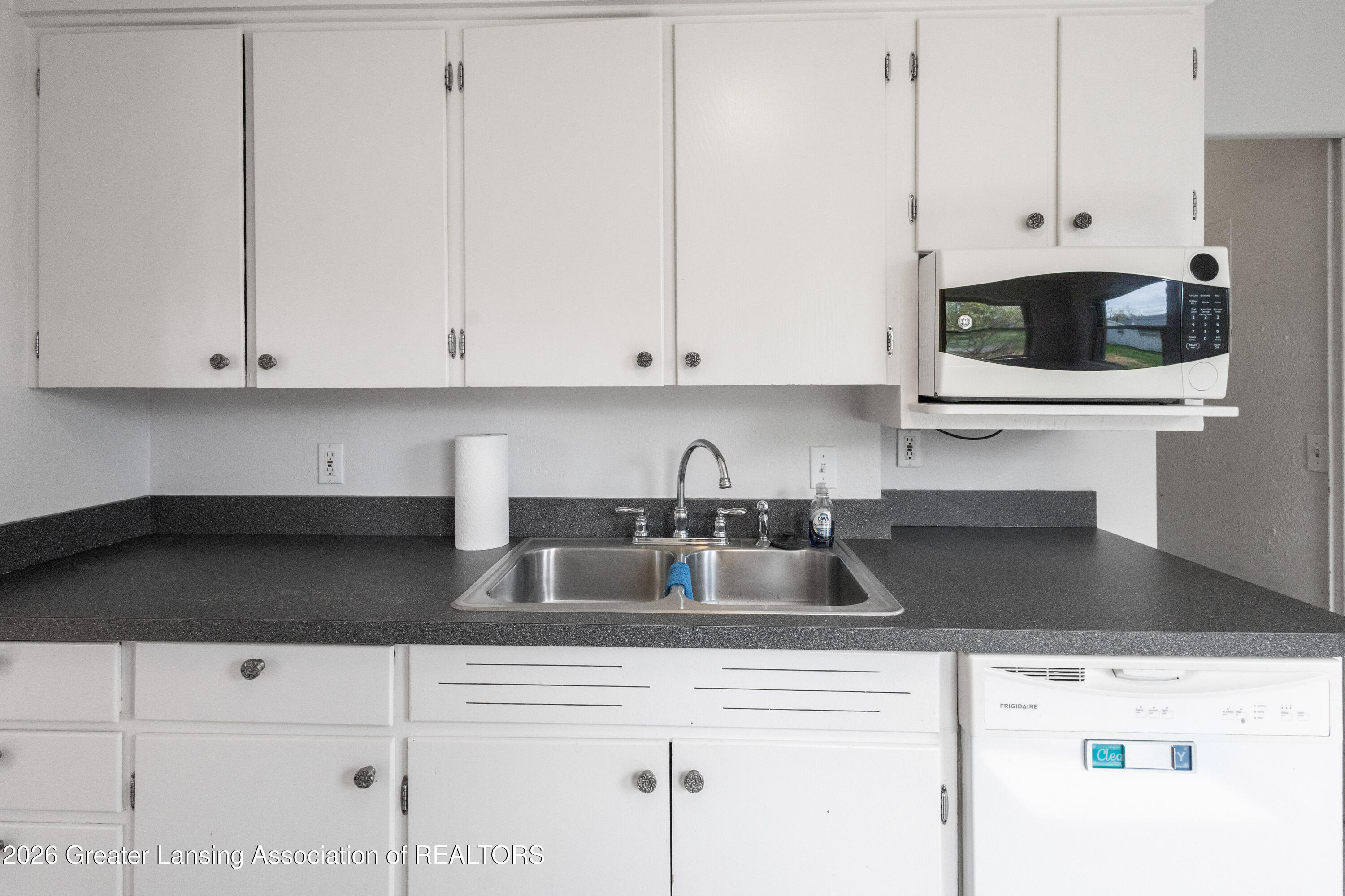 200 Rita Street Lansing, MI 48910 - Photo 9 of 27 RITA-21