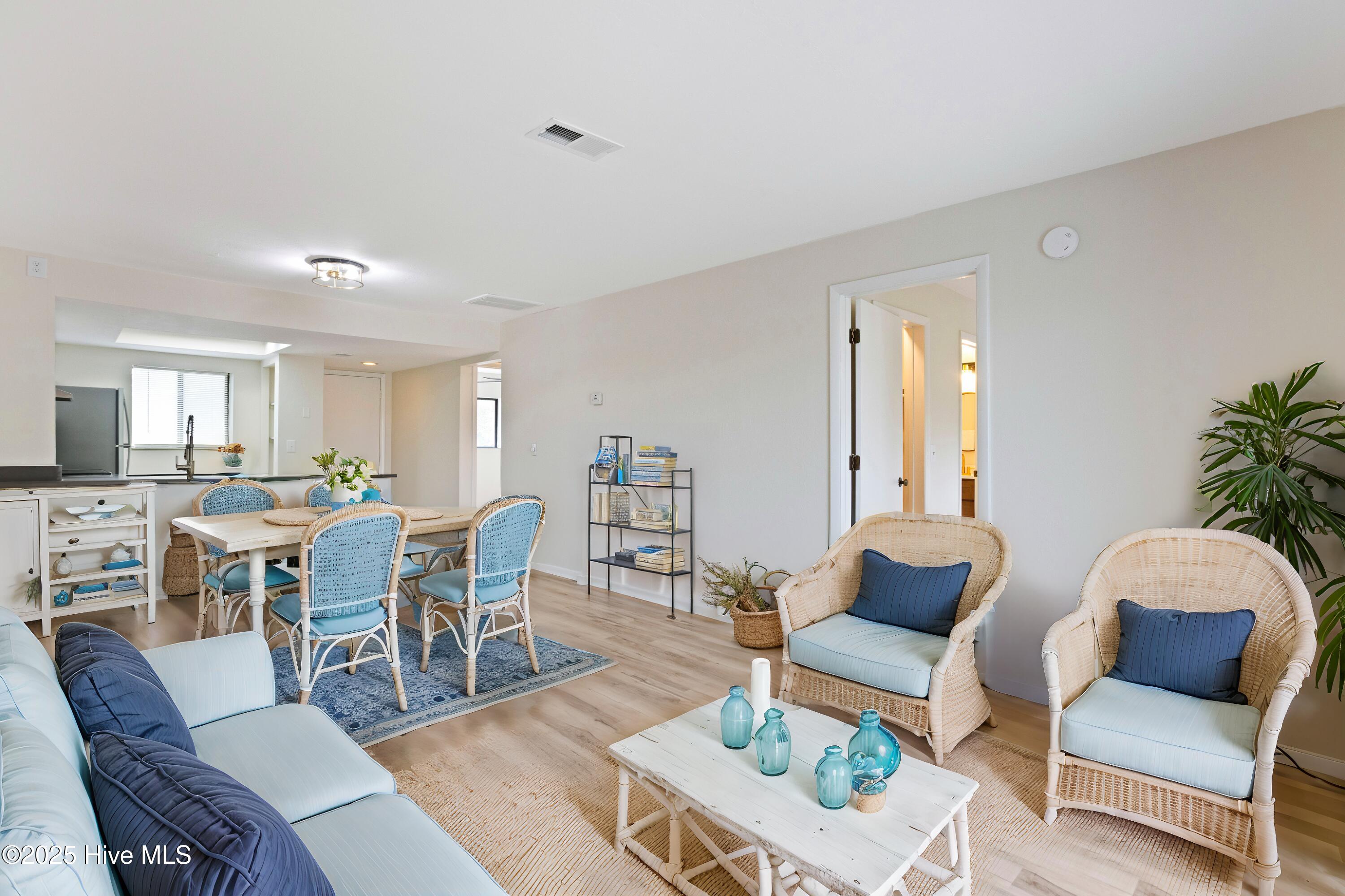 4459 Holly Tree Road Wilmington, NC 28412 - Photo 12 of 32 Dining/Living Room