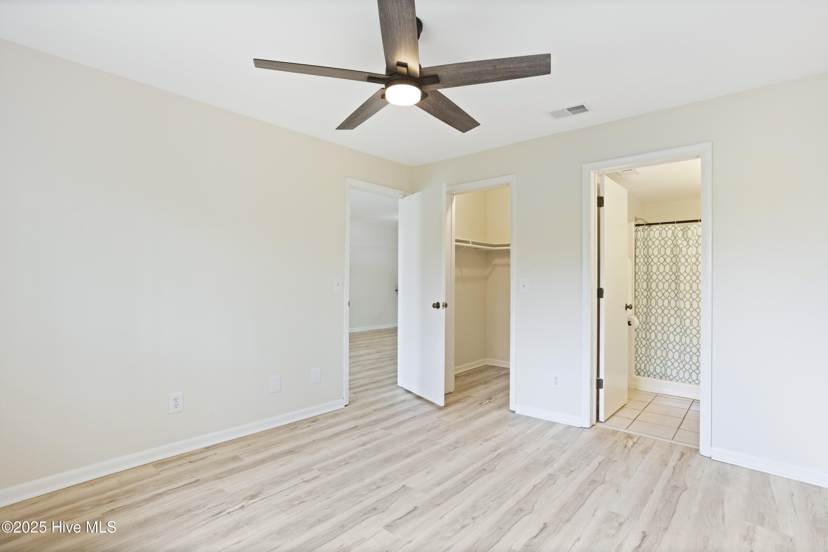 4459 Holly Tree Road Wilmington, NC 28412 - Photo 17 of 32 Primary Bedroom