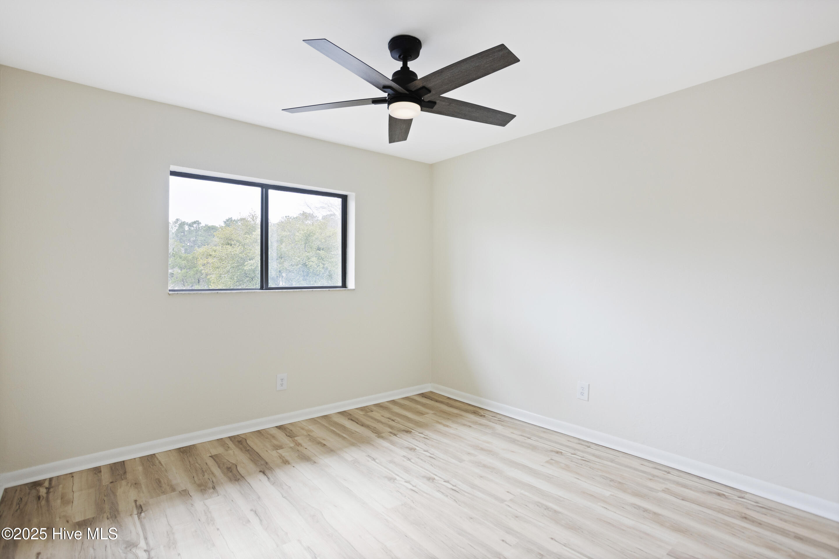 4459 Holly Tree Road Wilmington, NC 28412 - Photo 21 of 32 Guest Bedroom