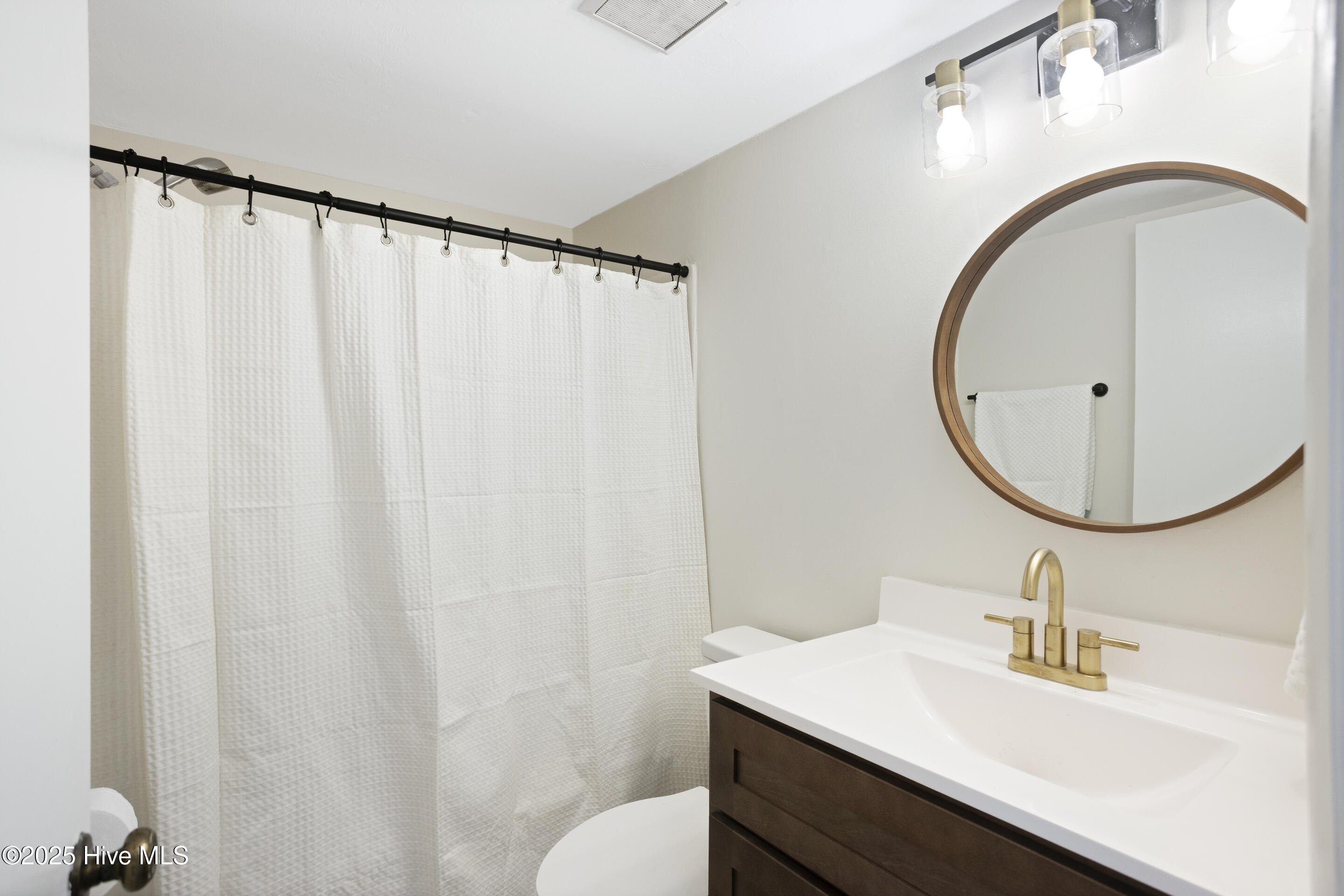 4459 Holly Tree Road Wilmington, NC 28412 - Photo 22 of 32 Hall Bath