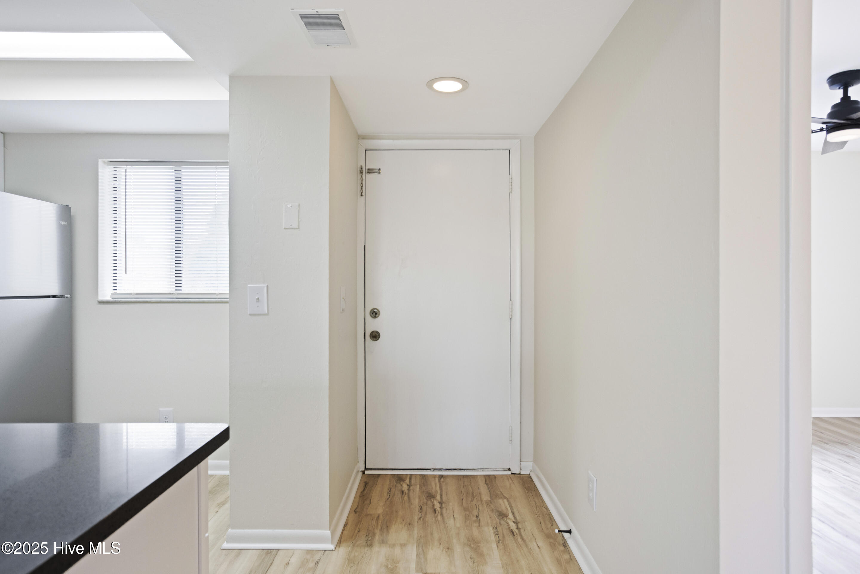 4459 Holly Tree Road Wilmington, NC 28412 - Photo 3 of 32 Foyer