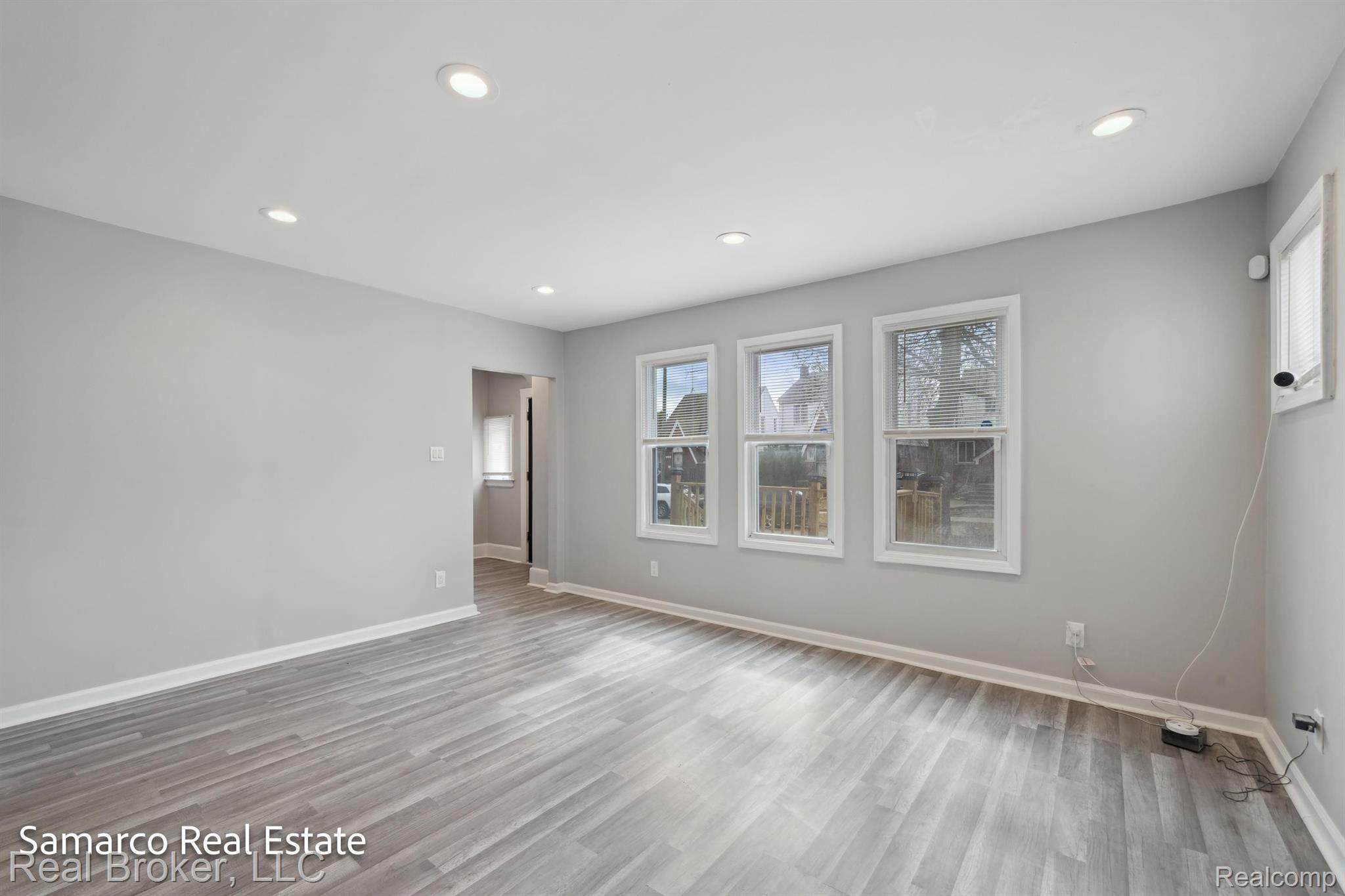 9160 Devonshire Road Detroit, MI 48224 - Photo 9 of 37