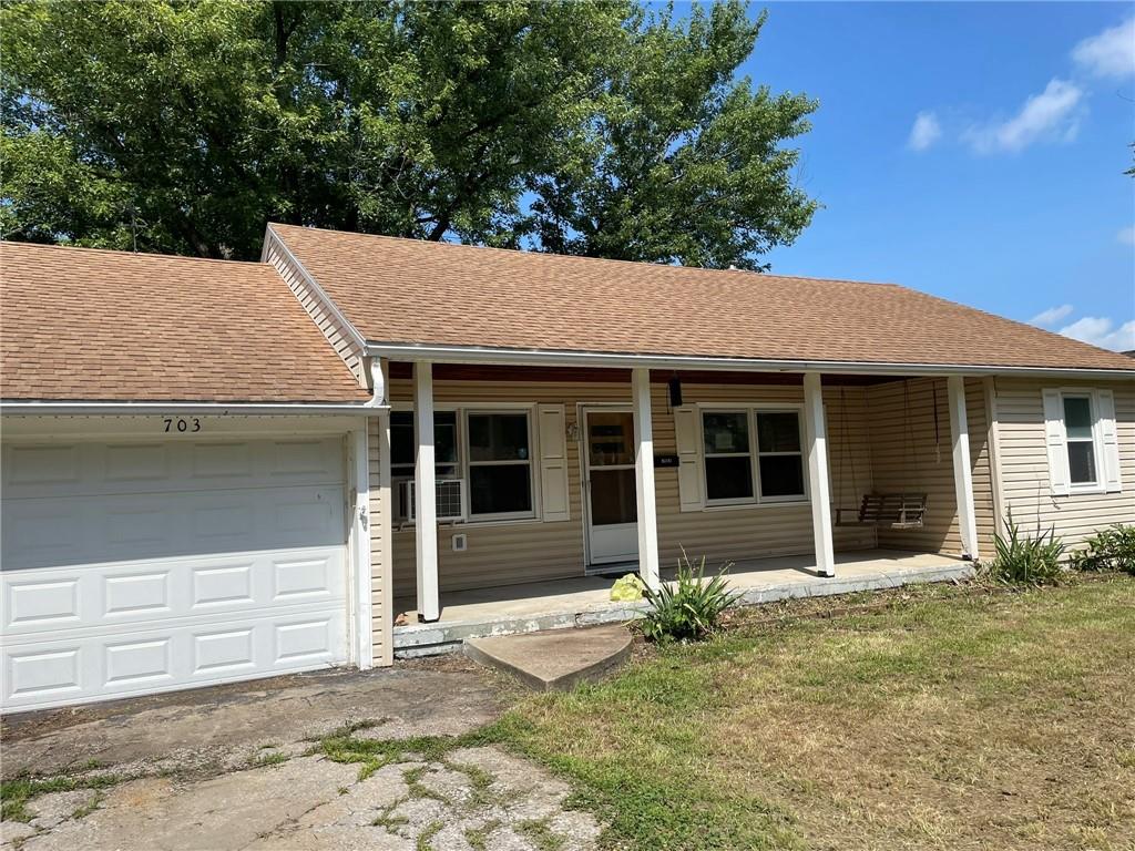 703 South 6th Street Clinton, MO 64735 - Photo 2 of 15