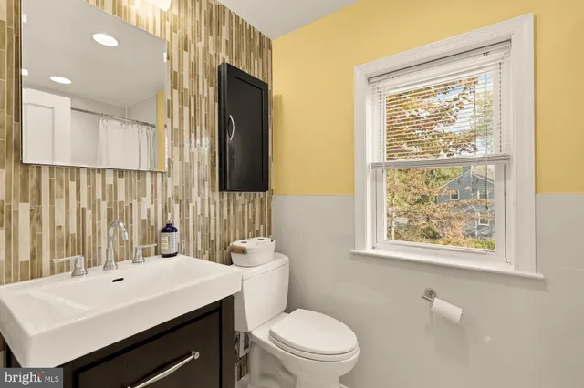 $3,250 | 11612 Galt Avenue, Silver Spring, MD 20902