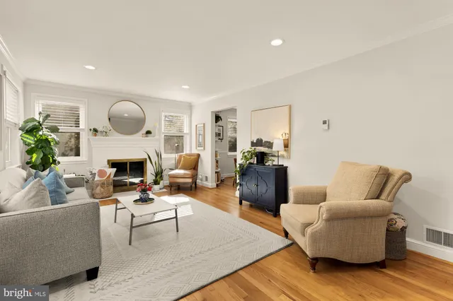 $3,250 | 11612 Galt Avenue, Silver Spring, MD 20902