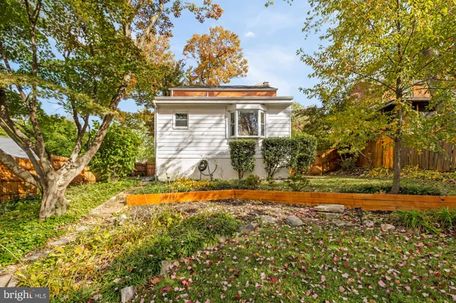 $3,250 | 11612 Galt Avenue, Silver Spring, MD 20902