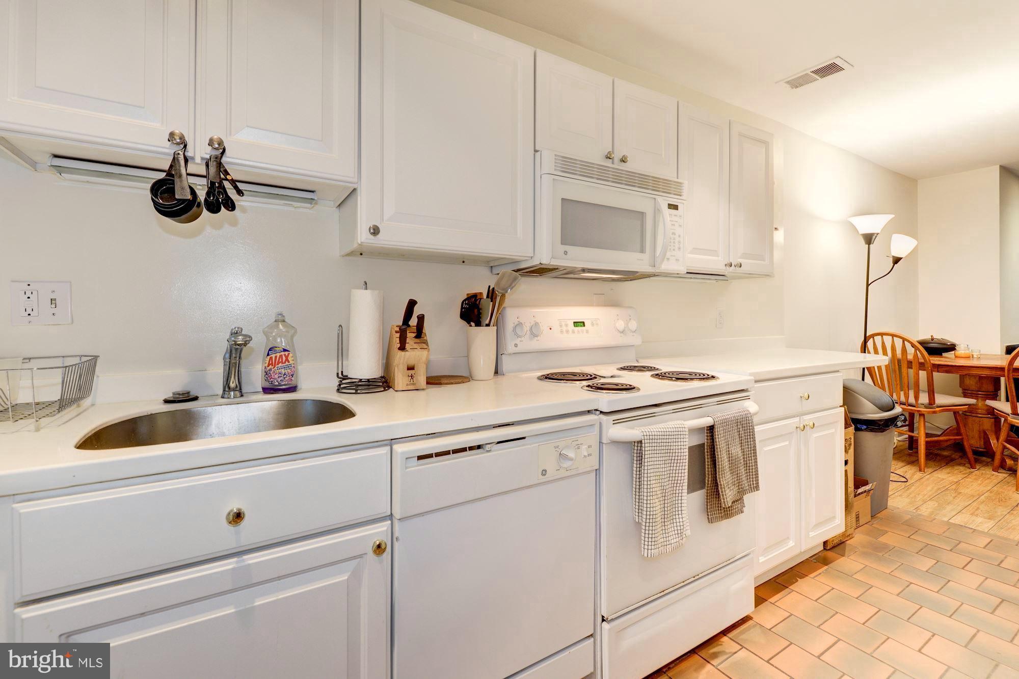 421 First Street Southeast Washington, DC 20003 - Photo 41 of 64 Spacious kitchen w/dishwasher, plenty of cabinets