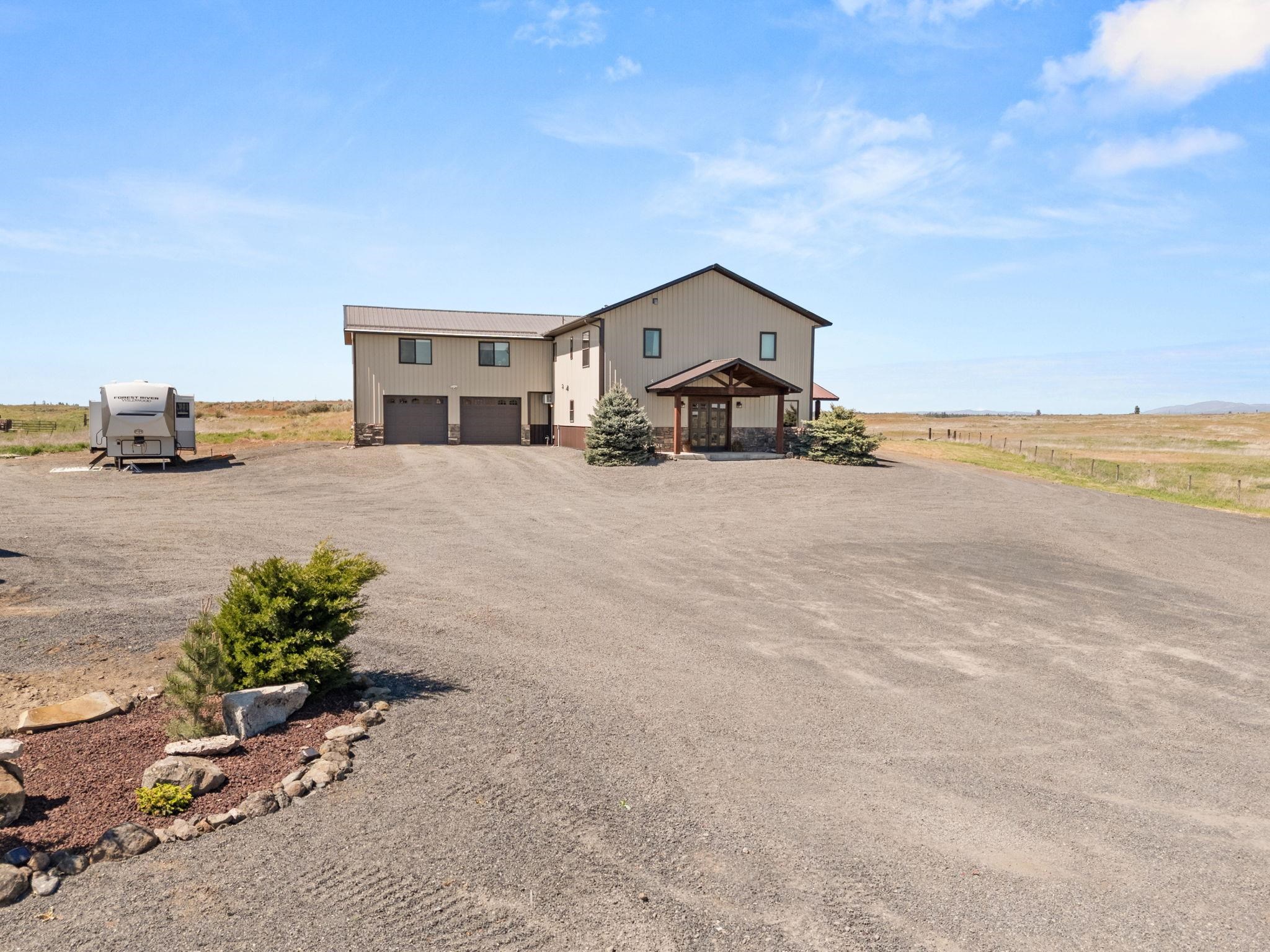 29701 Telford Road North Davenport, WA 99122 - Photo 4 of 50