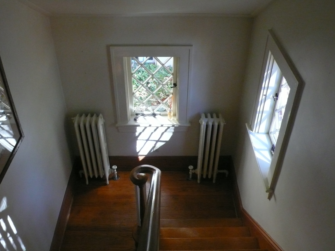 1887 Arlington Road Southwest Roanoke, VA 24015 - Photo 13 of 21 Staircase with Windows