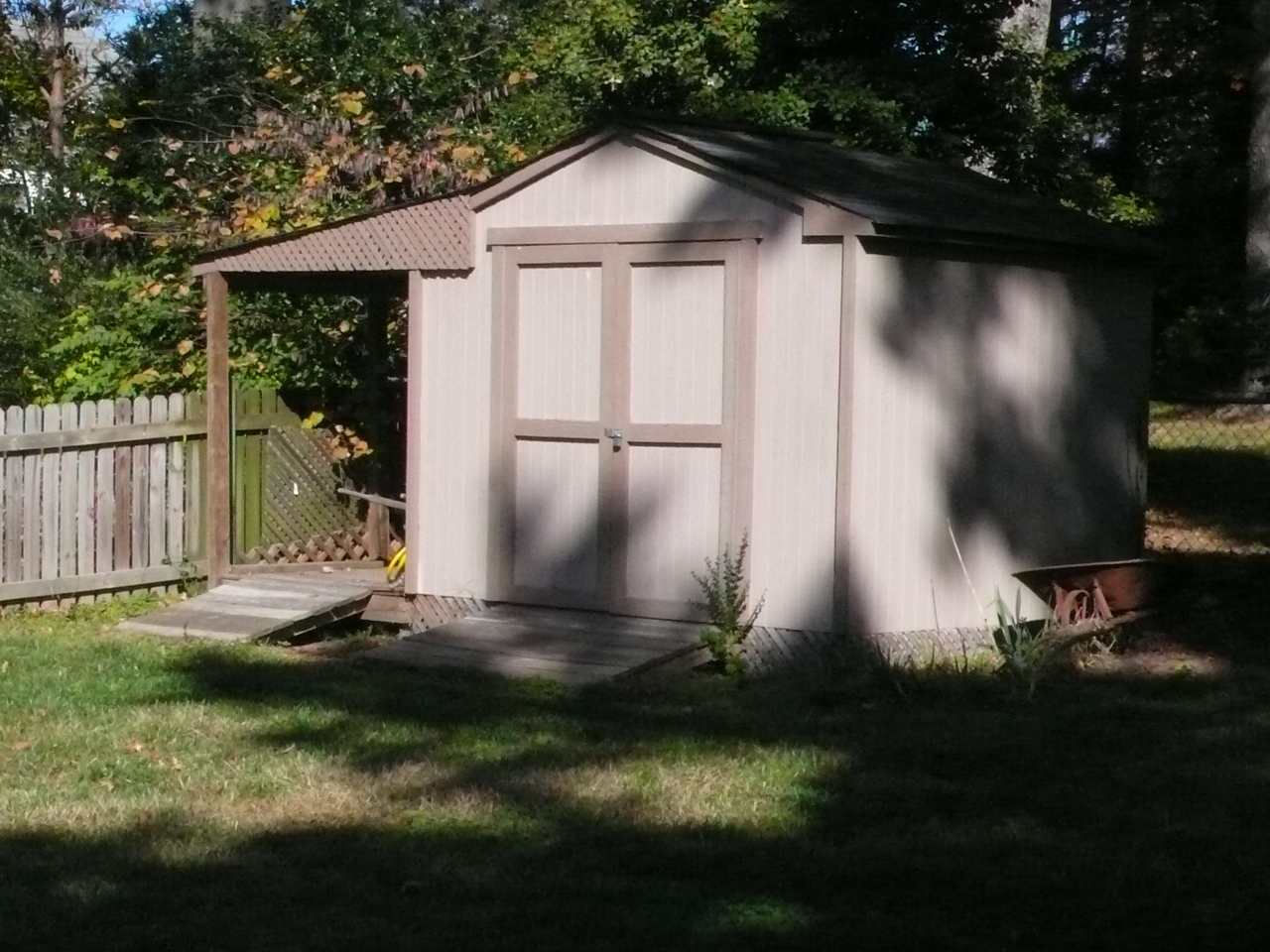 1887 Arlington Road Southwest Roanoke, VA 24015 - Photo 17 of 21 Shed in Backyard