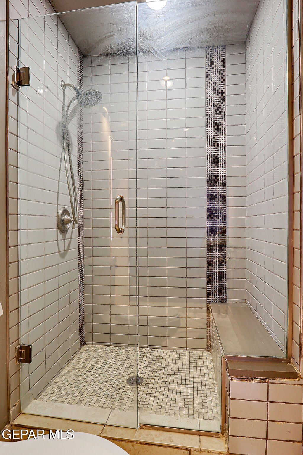 122 North Pendell Road El Paso, TX 79905 - Photo 24 of 62 a bathroom with a shower