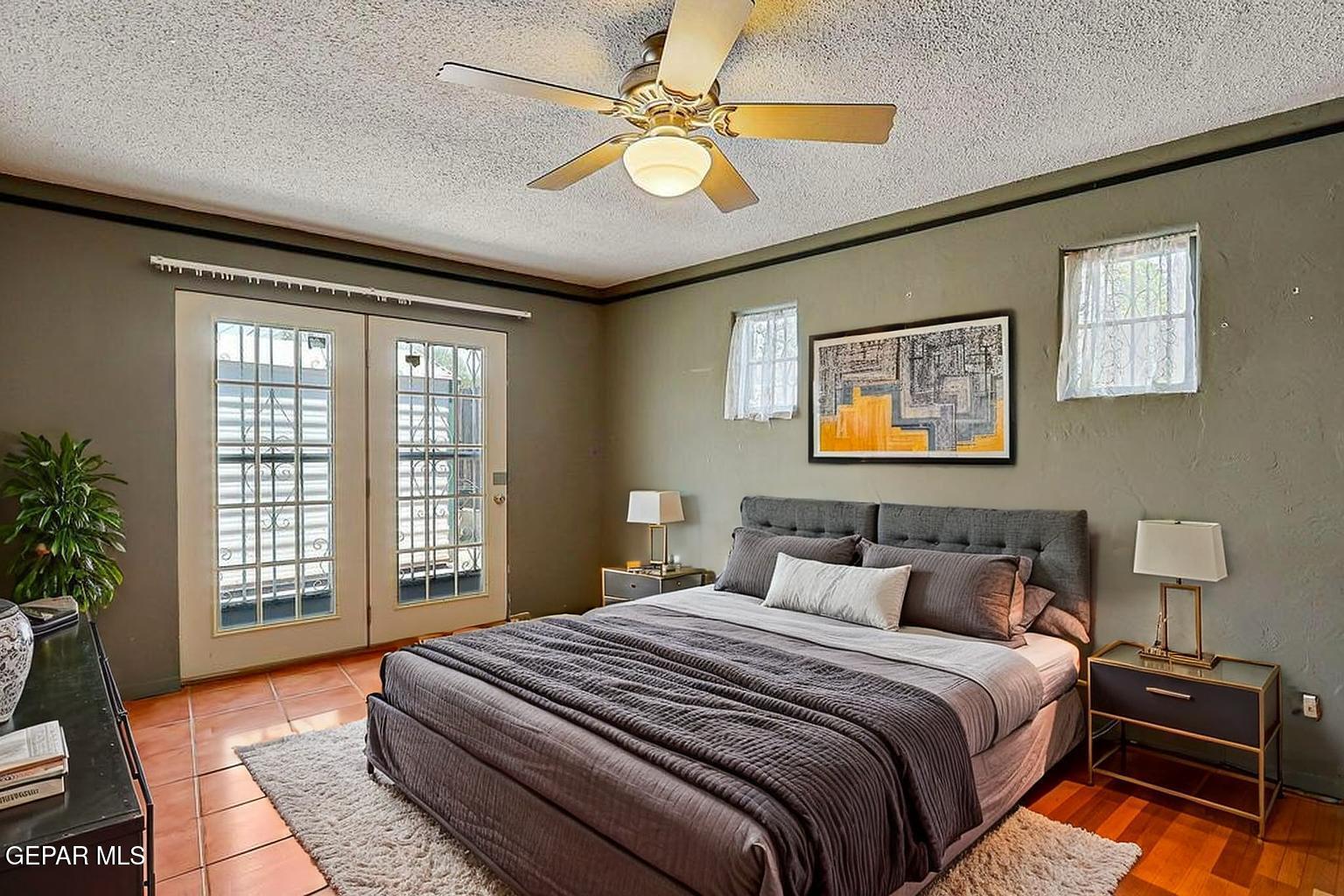 122 North Pendell Road El Paso, TX 79905 - Photo 35 of 62 a bedroom with a bed and a window