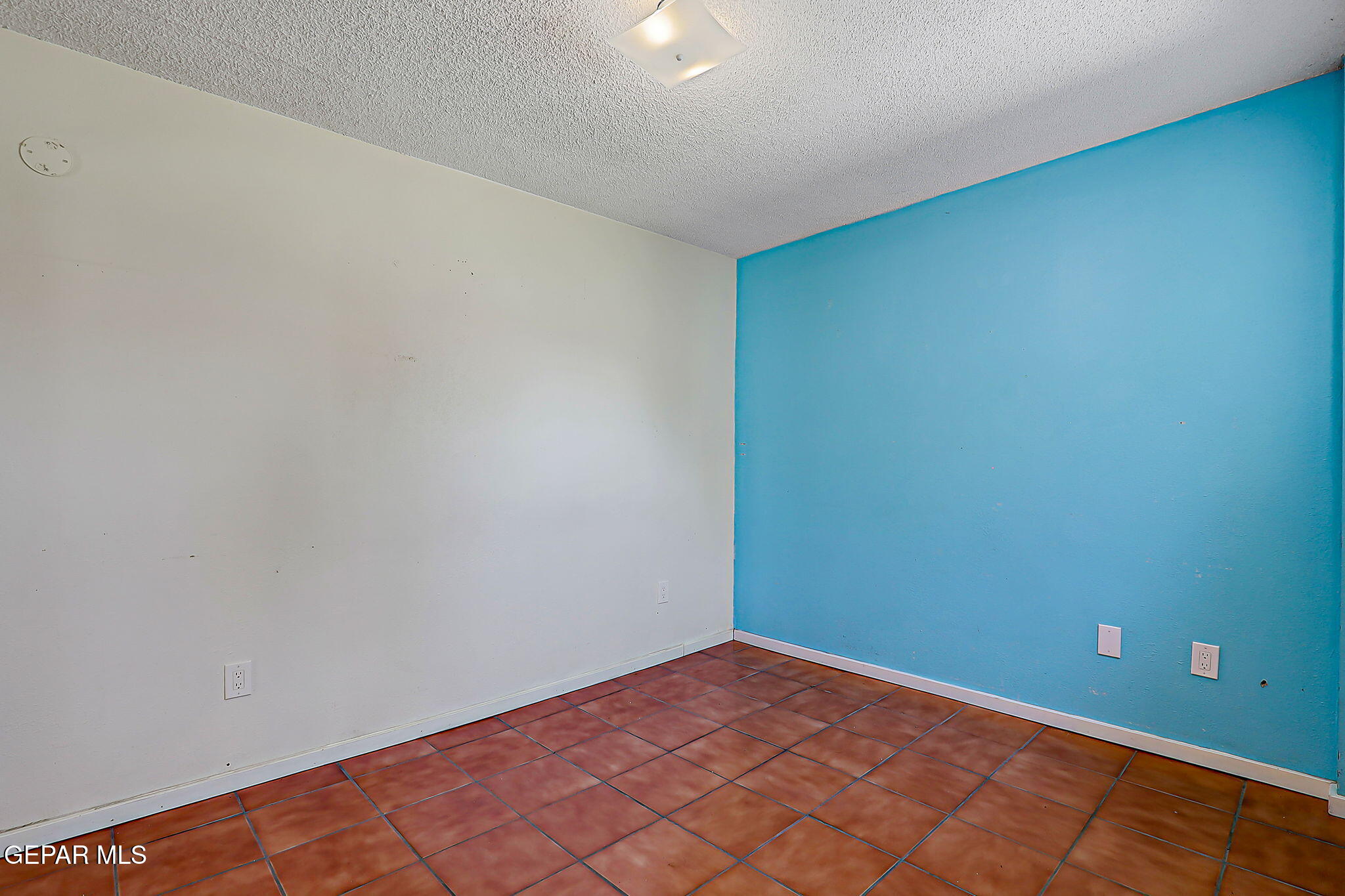 122 North Pendell Road El Paso, TX 79905 - Photo 7 of 62 a view of an empty room