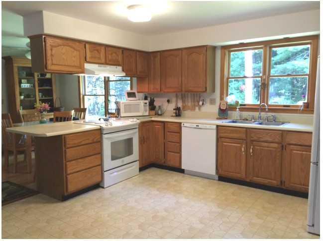 18 Howards Hill Road Harpswell, ME 04079 - Photo 5 of 31 Kitchen. The simple and efficient...
