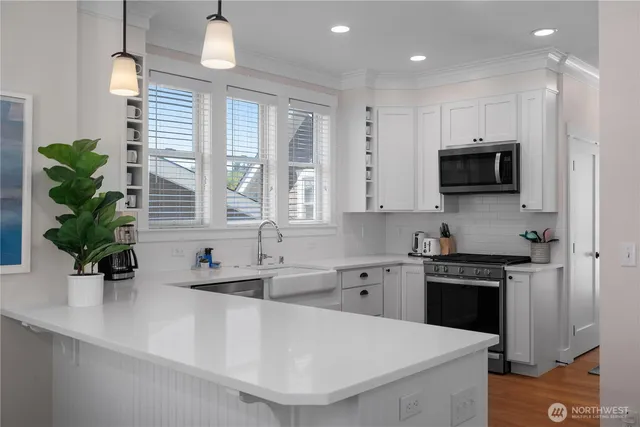 $949,000 | 94 Horizon Street, Pacific Beach, WA 98571