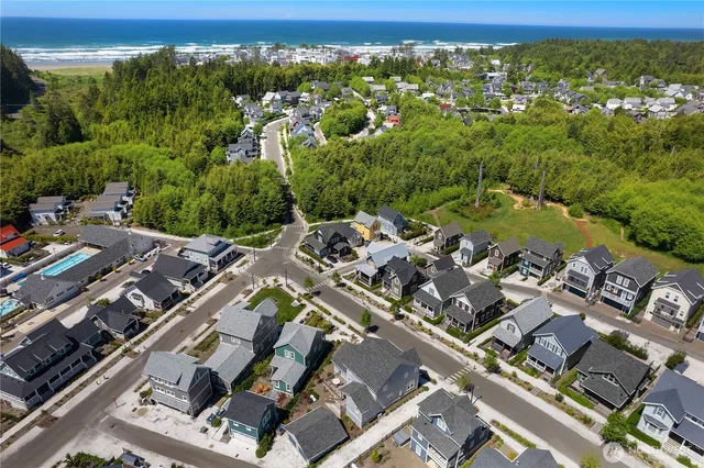 $949,000 | 94 Horizon Street, Pacific Beach, WA 98571