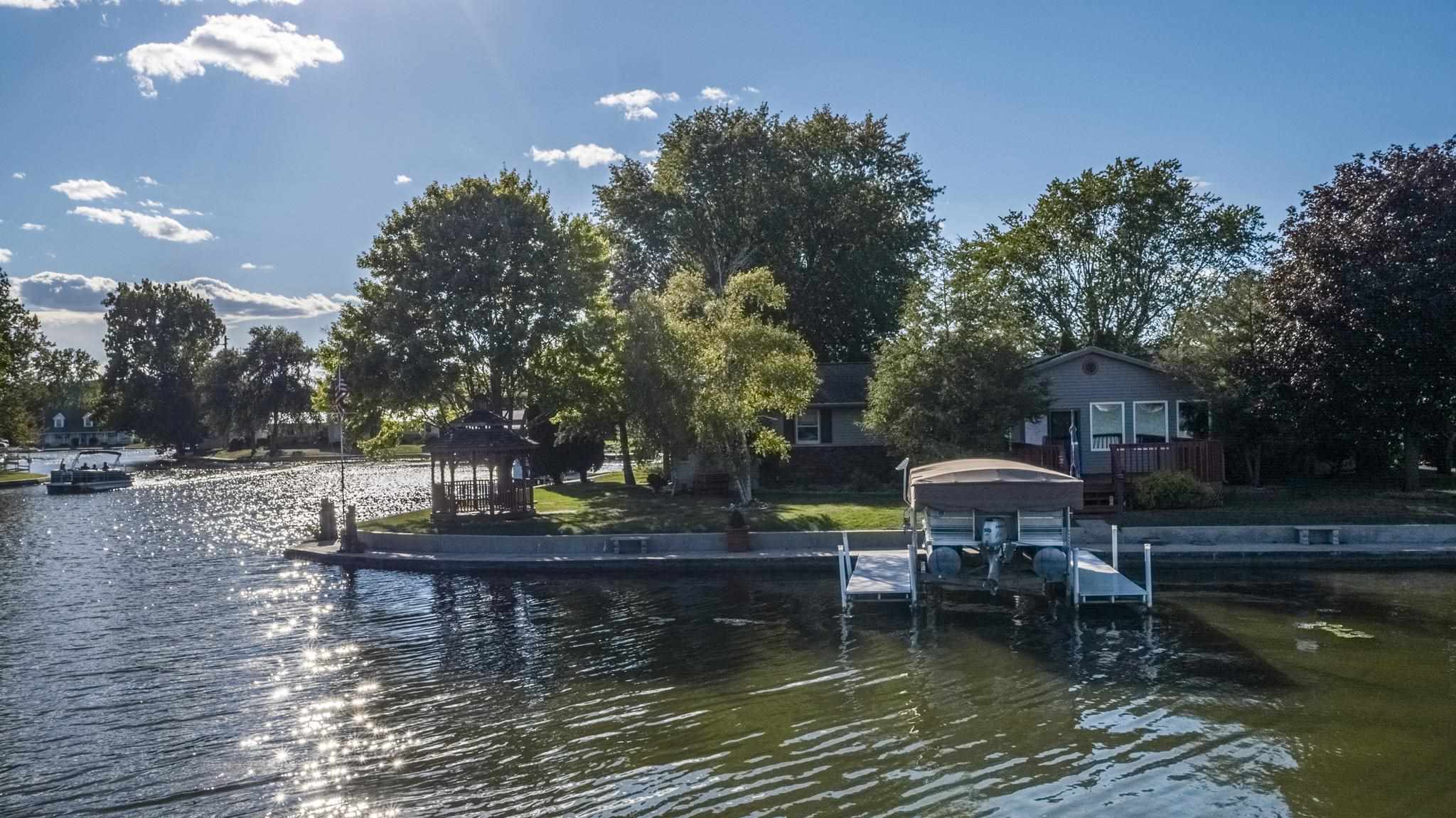 2602 Wolfe Point Drive Rochester, IN 46975 - Photo 1 of 30
