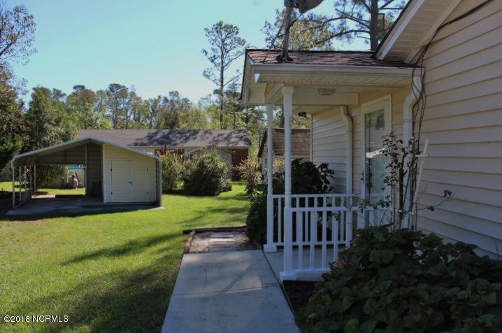 406 Millhouse Road Castle Hayne, NC 28429 - Photo 16 of 22 406MillhouseCarport