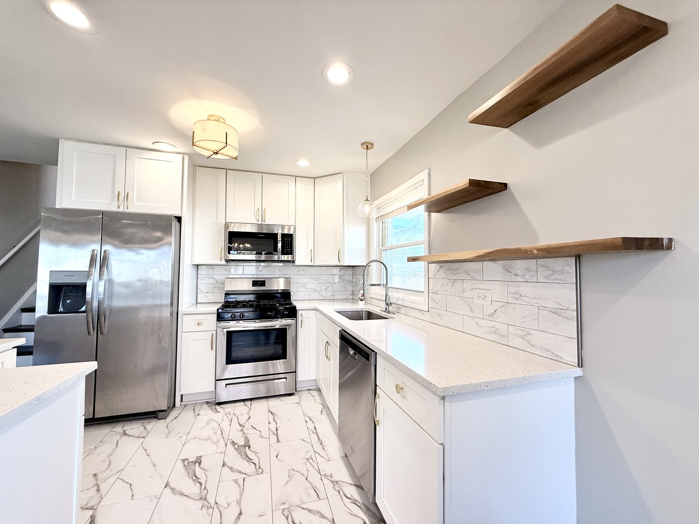 11742 South Racine Avenue Chicago, IL 60643 - Photo 4 of 17