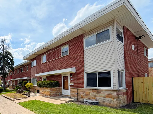 $2,100 | 170 East Northwest Highway, Unit I, Des Plaines, IL 60016