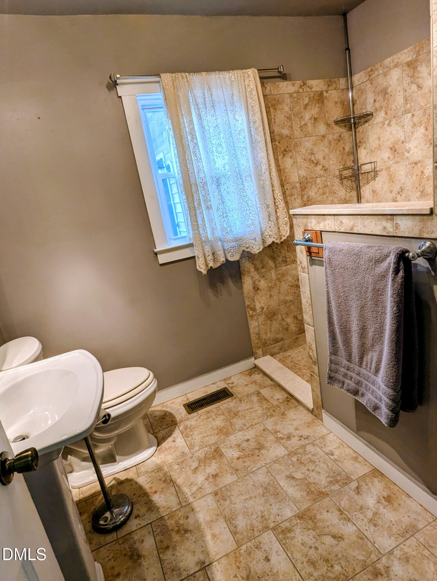 1035 Virginia Avenue Clarksville, VA 23927 - Photo 10 of 21 PXL_20251112_141306010.MP~2