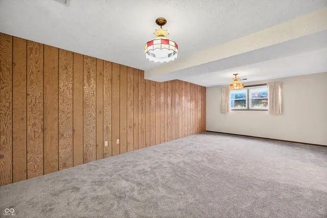 $256,000 | 600 Forest Drive, Bloomfield, IN 47424