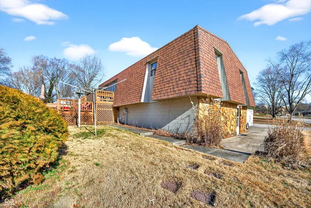 $256,000 | 600 Forest Drive, Bloomfield, IN 47424