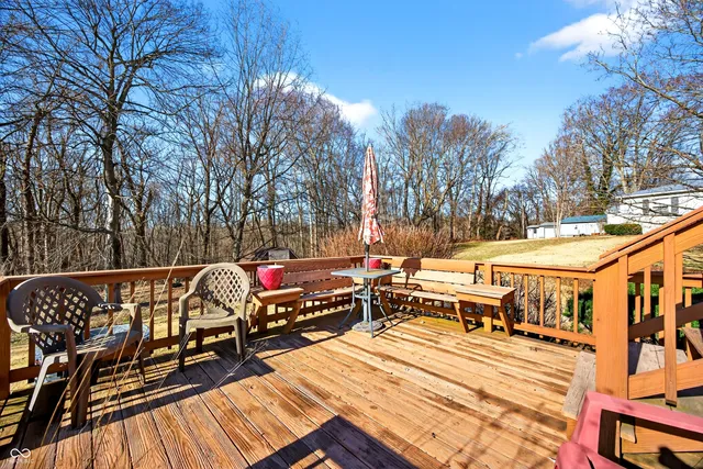 $256,000 | 600 Forest Drive, Bloomfield, IN 47424