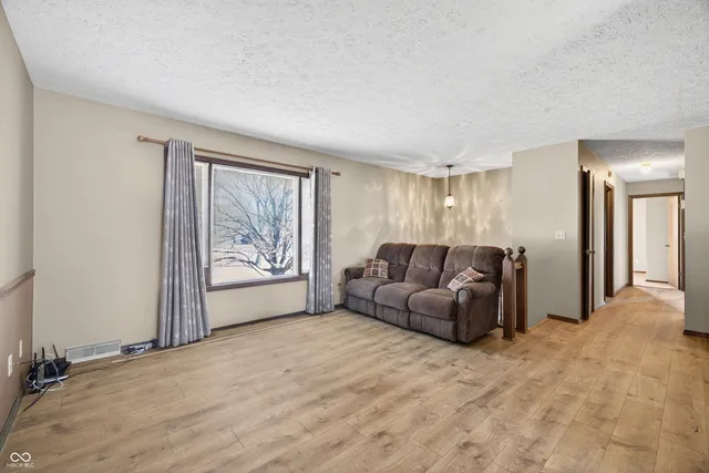 $256,000 | 600 Forest Drive, Bloomfield, IN 47424