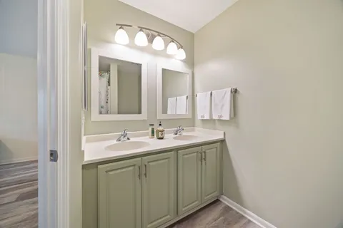 $334,999 | 2833 Granite Court, Crystal Lake, IL 60012