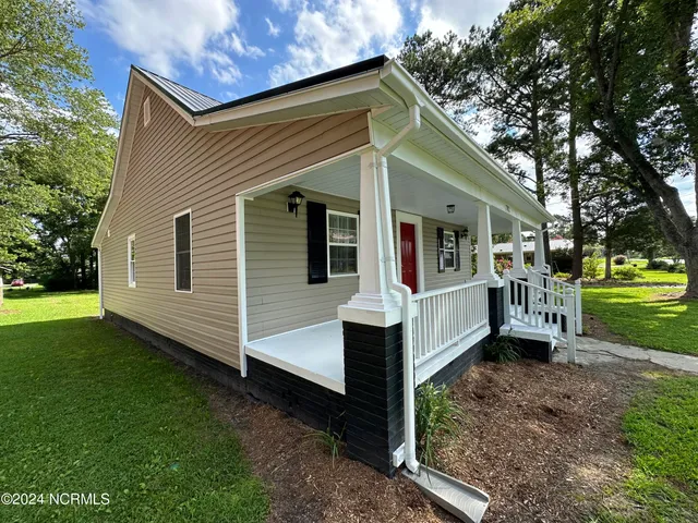 $149,000 | 702 North Church Street, Conway, NC 27820