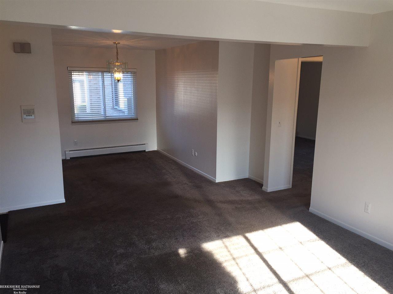 409 Miller Avenue Rochester, MI 48307 - Photo 7 of 30 31277354-6.JPG