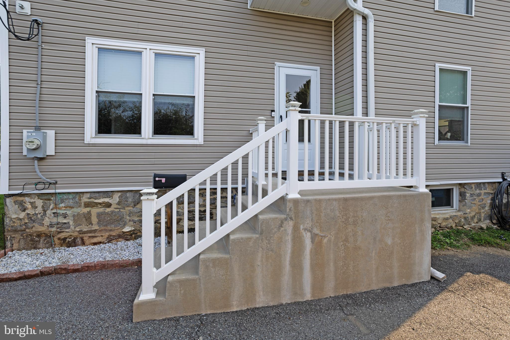 207 Ryanard Road Wallingford, PA 19086 - Photo 3 of 29 Gallery Image 3